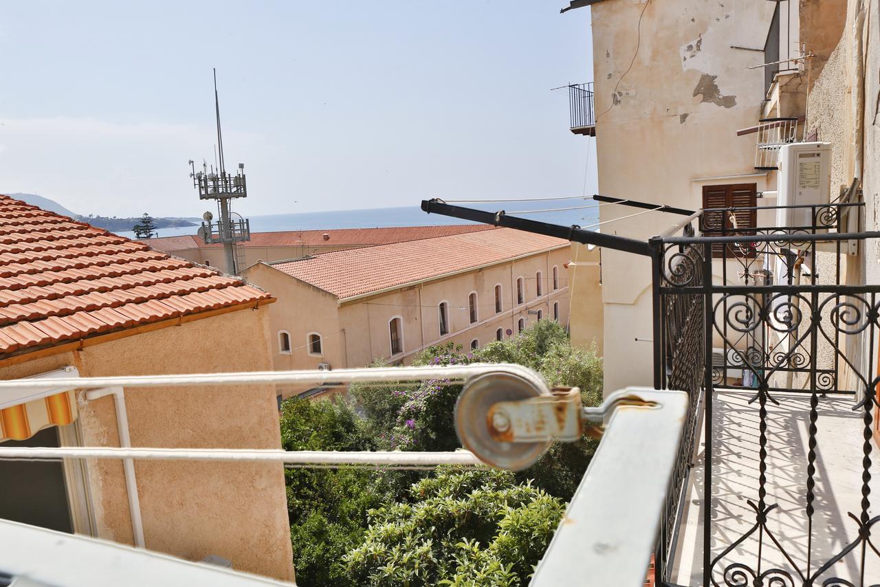 Bed and Breakfast Palazzo Melnis Cefalú Exterior foto